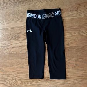 Under Armour cropped leggings.